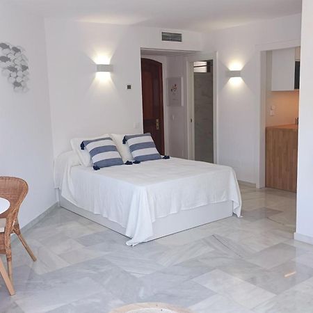 Beach Studio Puerto Marina Playa 베날마데나코스타 외부 사진